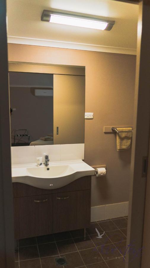 Bluestone Motor Inn Теннант-Крик Экстерьер фото