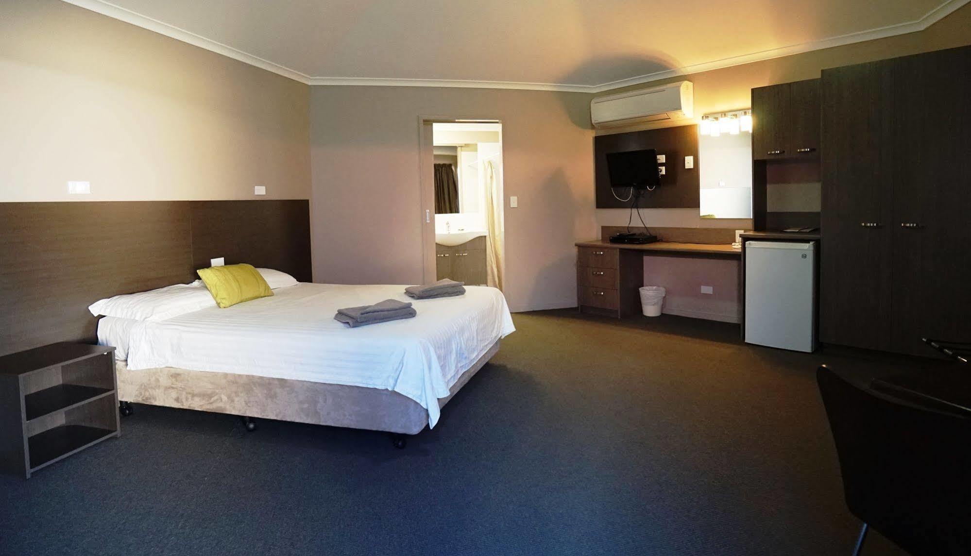 Bluestone Motor Inn Теннант-Крик Экстерьер фото